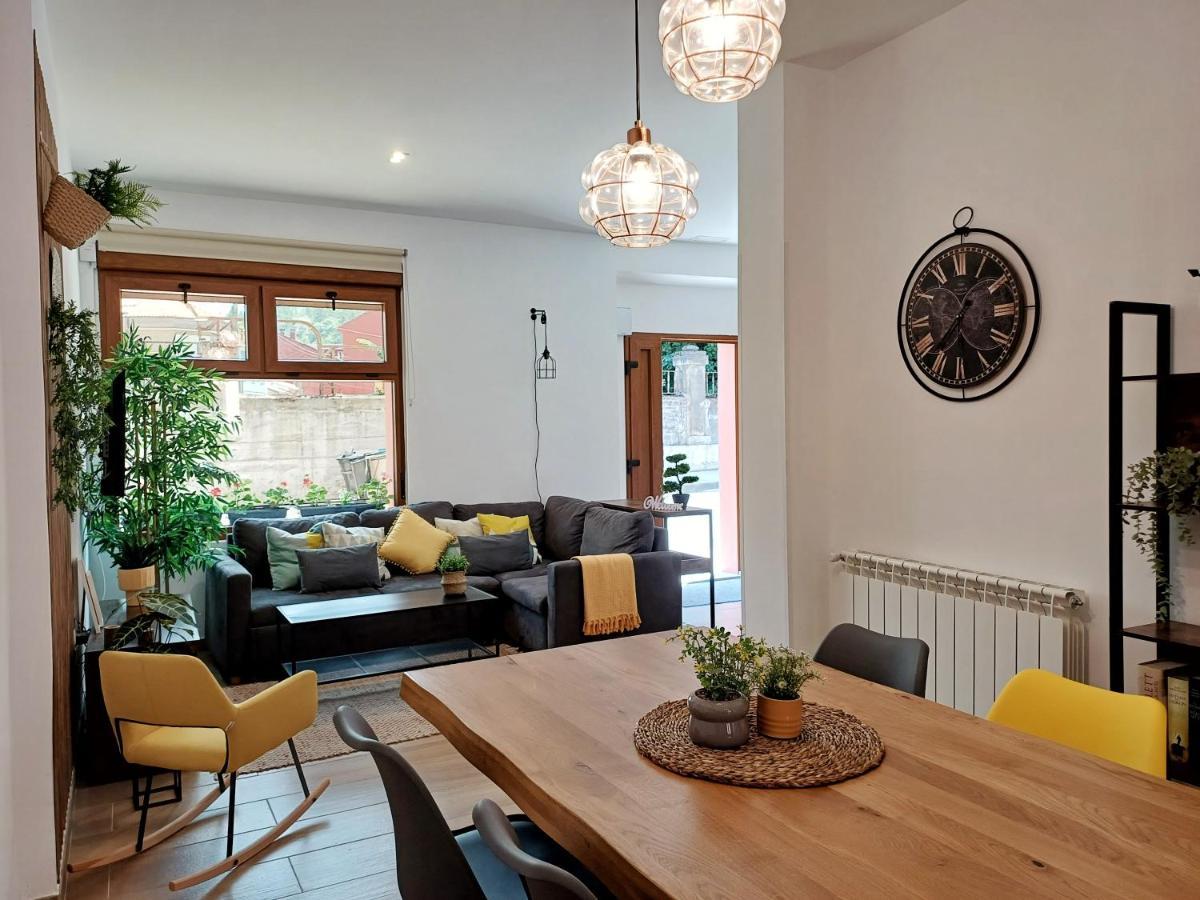 Loft De Tita Larrea Apartment Arriondas Ngoại thất bức ảnh